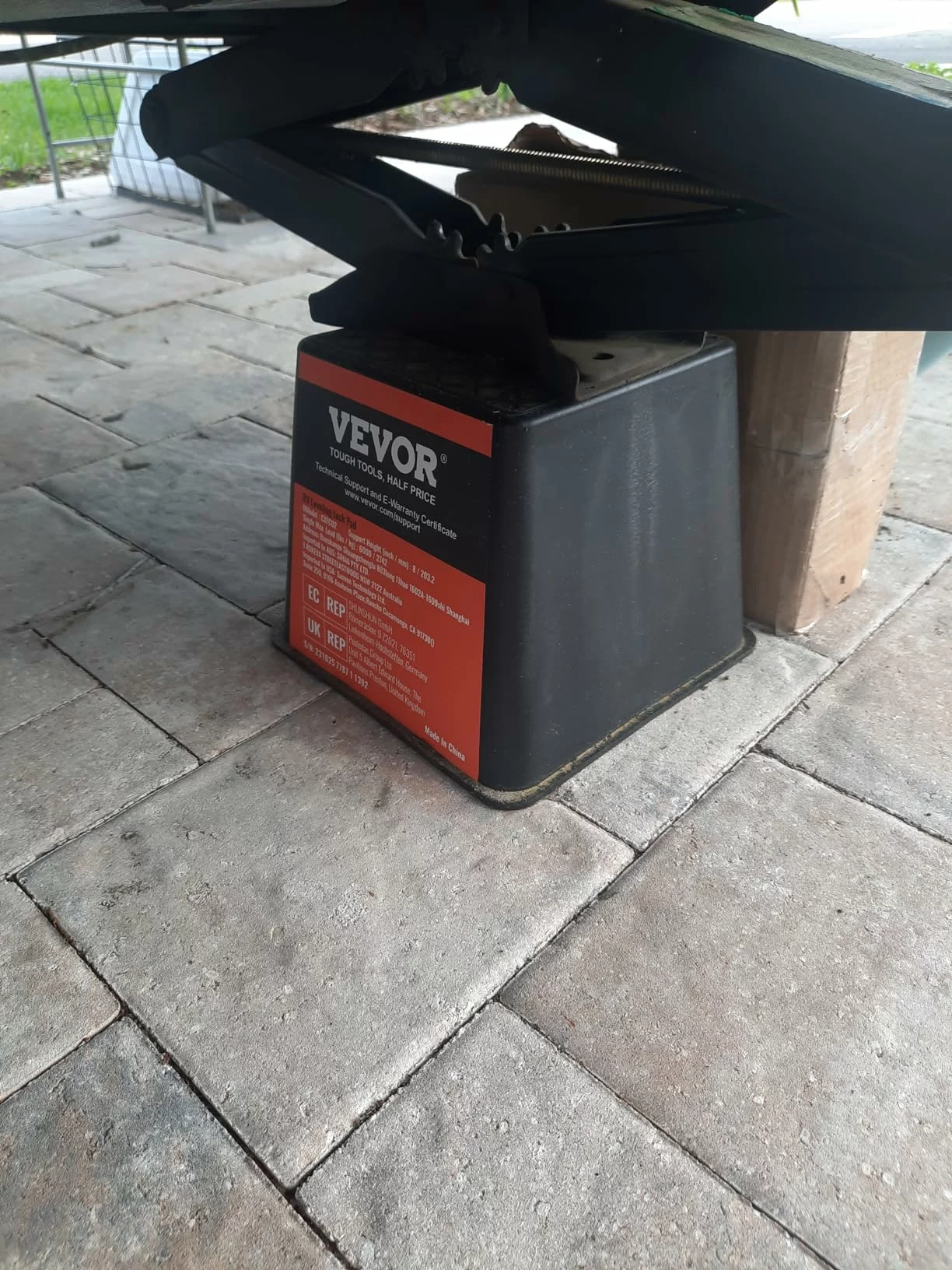Click to view full screen VEVOR Heavy Duty RV Trailer Jack Blocks, 4 Pack 6000 lbs Each, Camper Stabilizer Leveling Blocks for Tongue Jack, Post & Wheels Accessories photo review