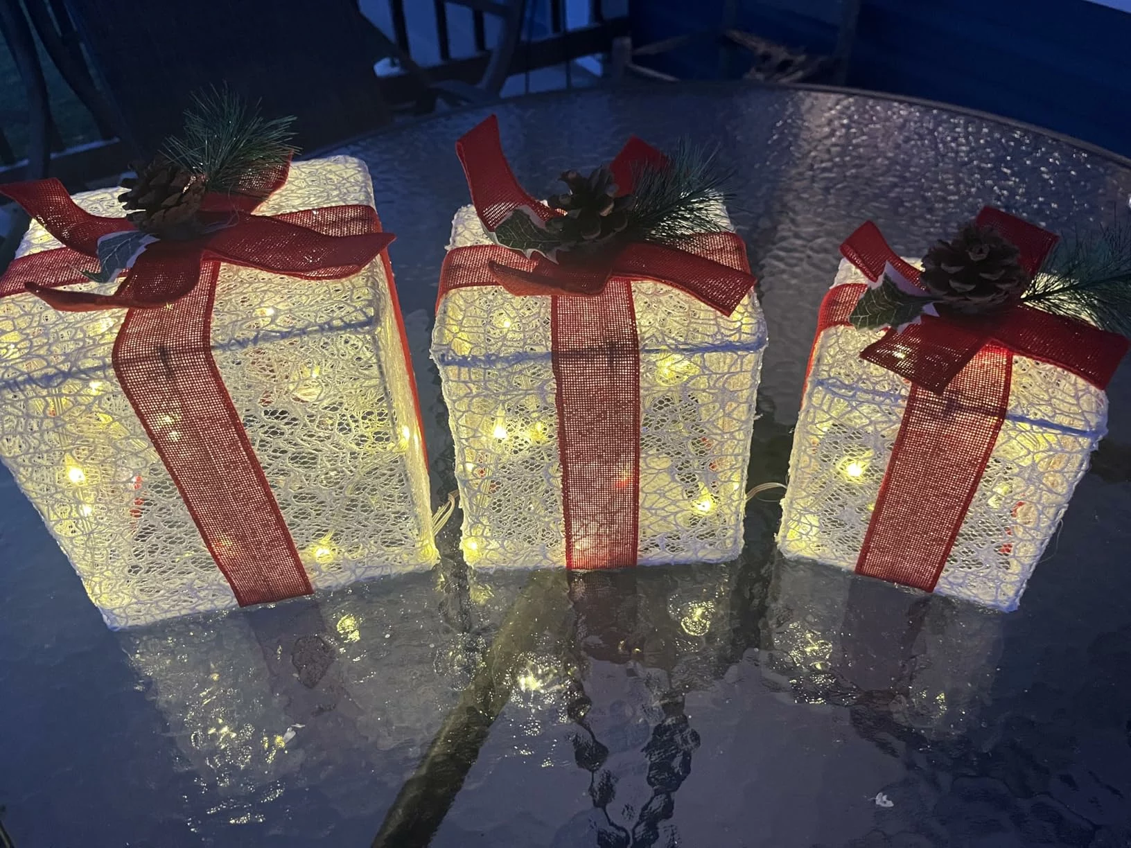 Click to view full screen LuxenHome 3-Piece Lighted Gift Box Set with Artificial Branches – Elegant Holiday Decoration photo review