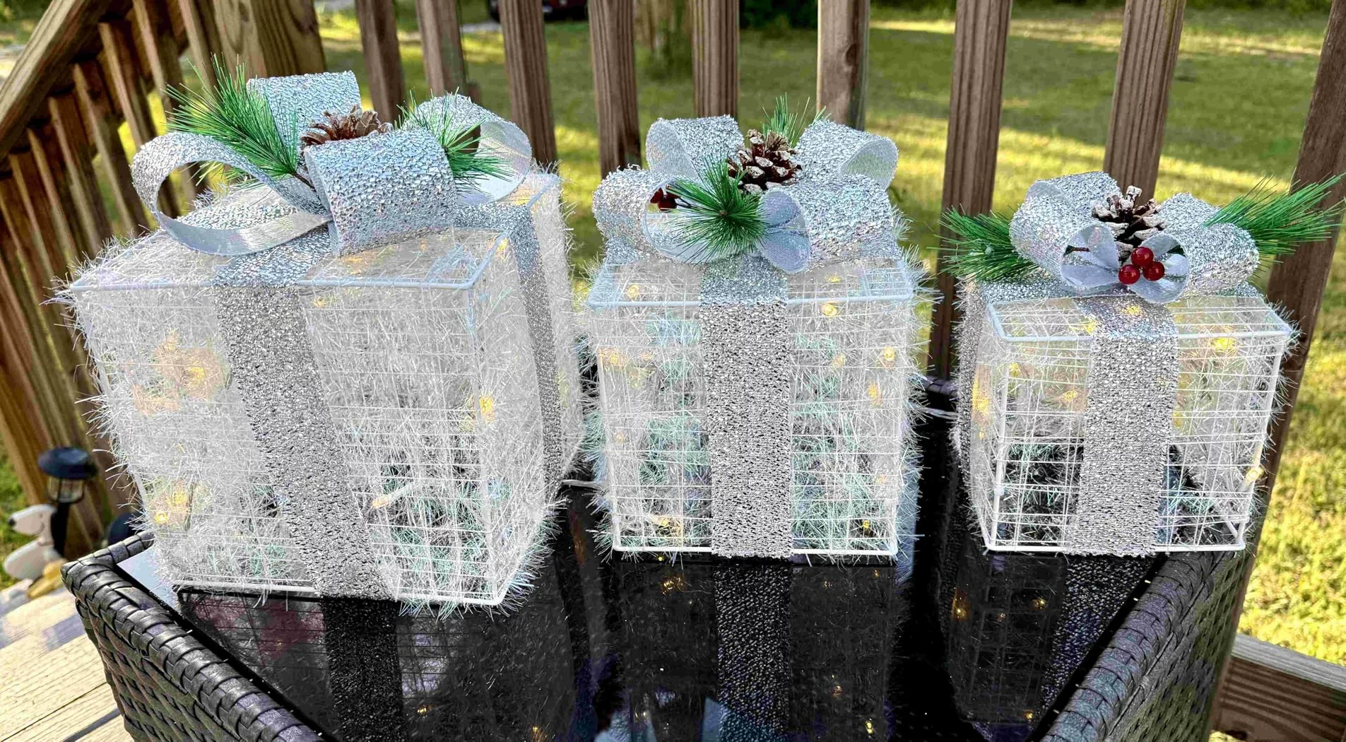 Click to view full screen Set of 3 Lighted Christmas Gift Boxes – Pre-Lit LED Presents for Indoor/Outdoor Holiday Décor photo review
