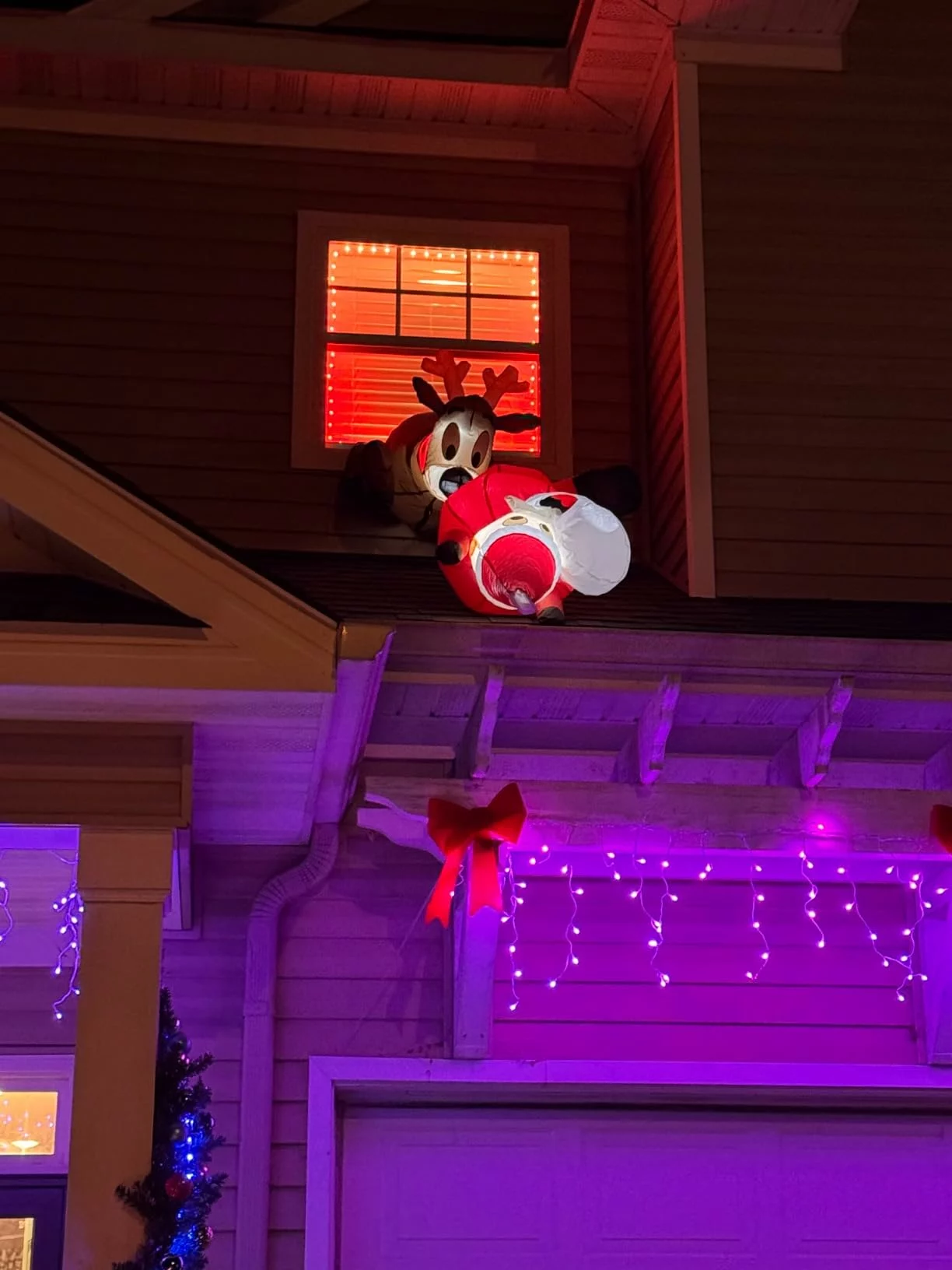 Click to view full screen Joiedomi 8FT Christmas Inflatable Reindeer with Climbing Santa – Built-in LED Blow Up Yard Decoration for Outdoor Lawn, Garden & Xmas Party USA photo review