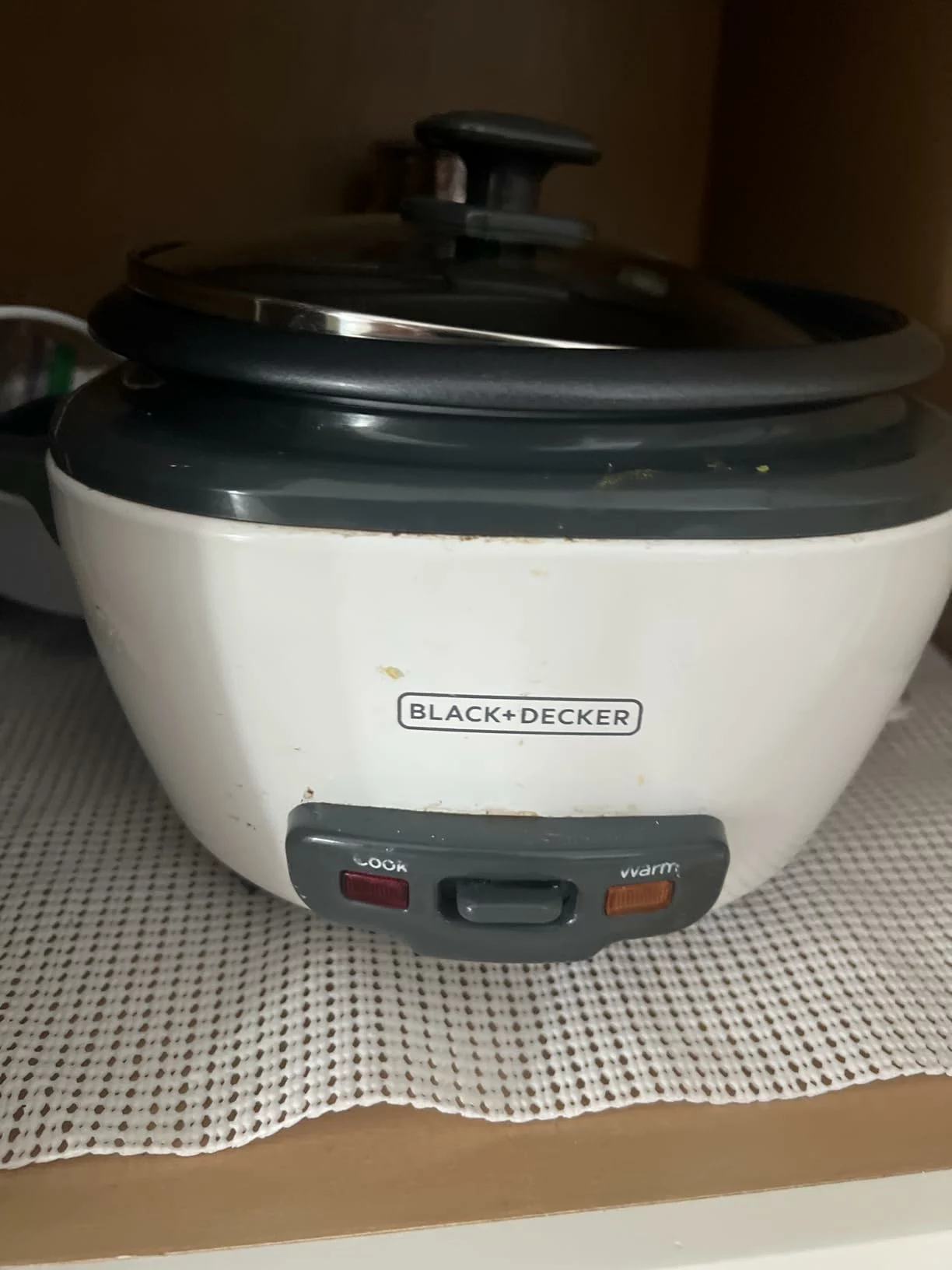 BLACKDECKER 6-Cup Rice Cooker with Steaming Basket – Nonstick Removable Pot & Auto Keep-Warm photo review