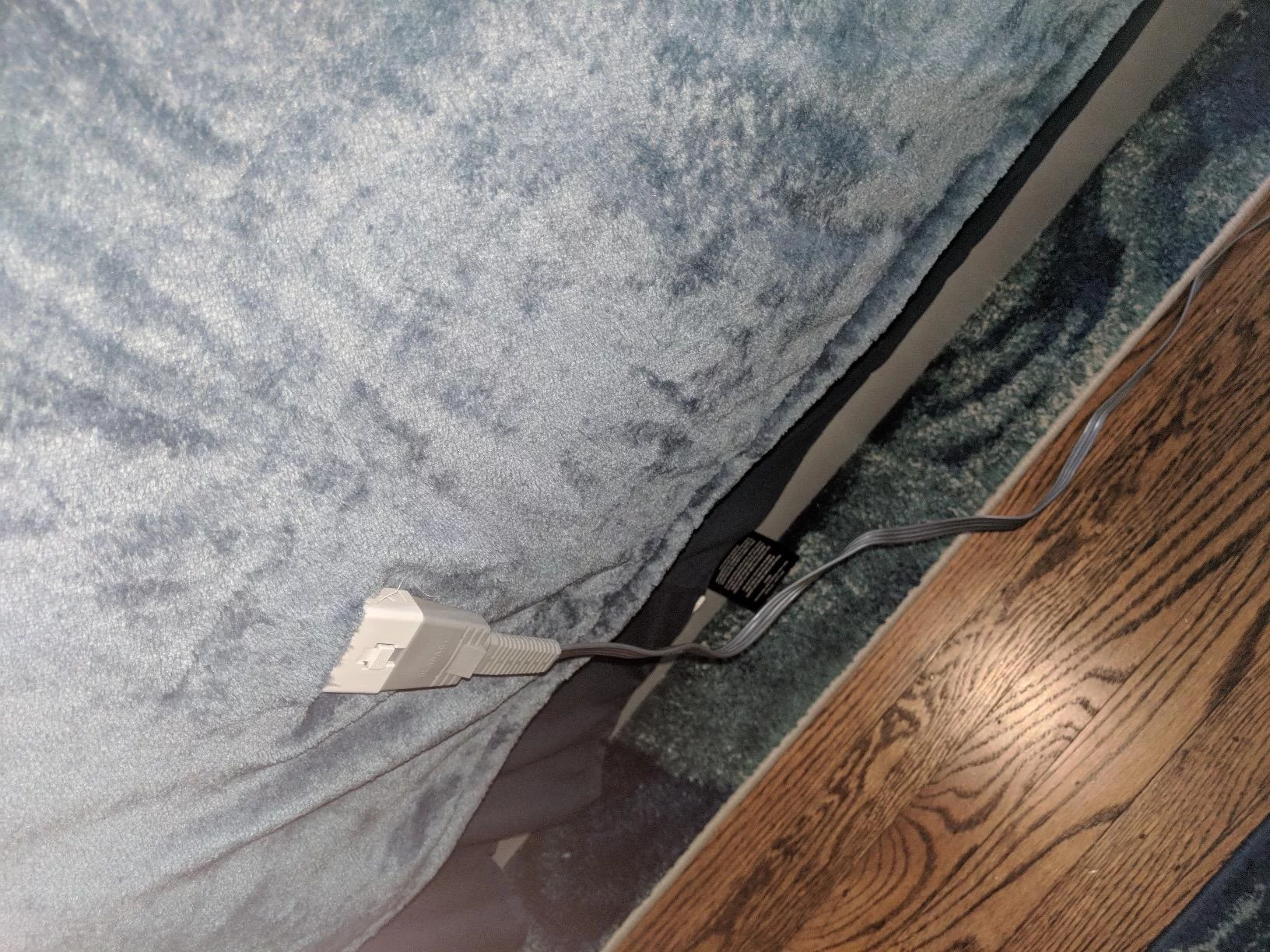 Oversized Reversible Microlight to Berber Electric Heated Throw Blanket – Ultra Soft, Warm, and Adjustable for Cozy Comfort photo review