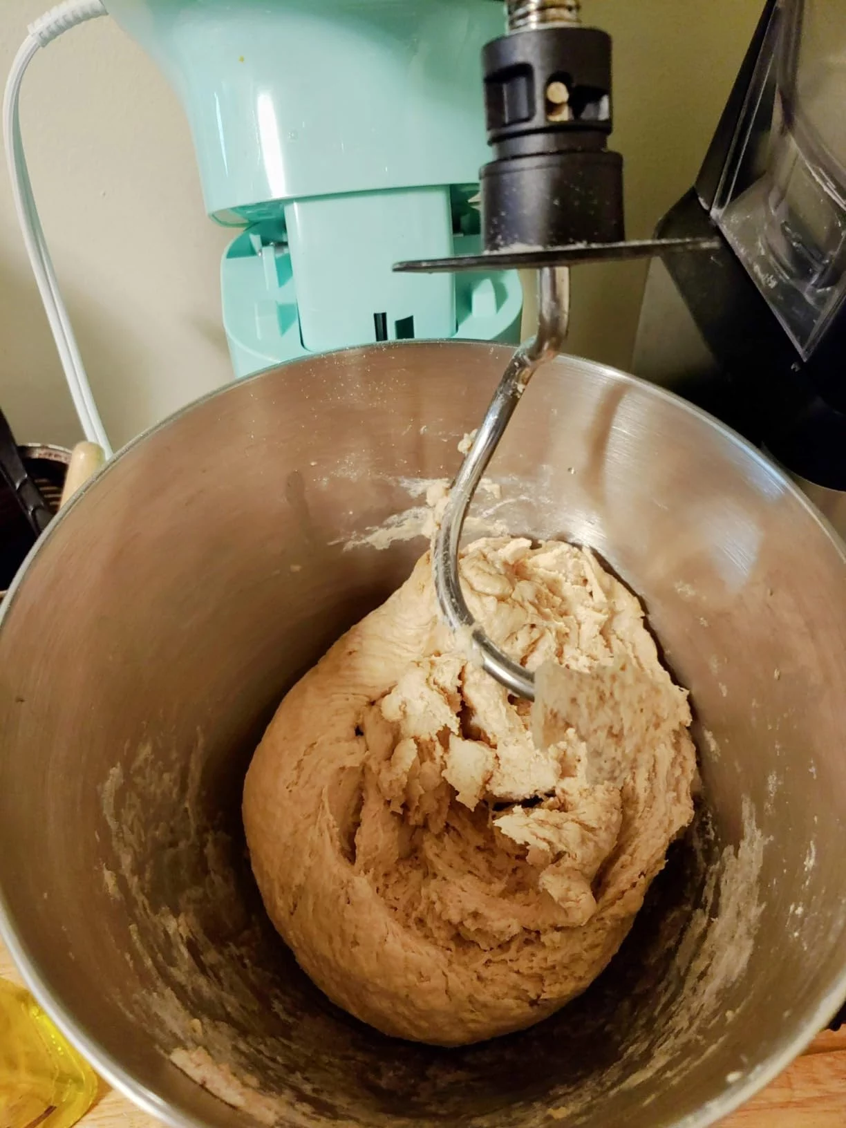 Tilt-Head 3.5-Quart Stand Mixer – Compact, Powerful Kitchen Mixer for Baking and Dough Preparation photo review