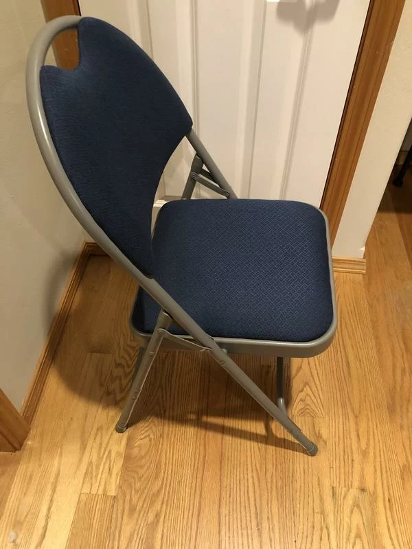 Set of 2 Curved Triple-Braced Folding Chairs – Durable Metal Frame with Navy Fabric Seat for Events and Home Use photo review