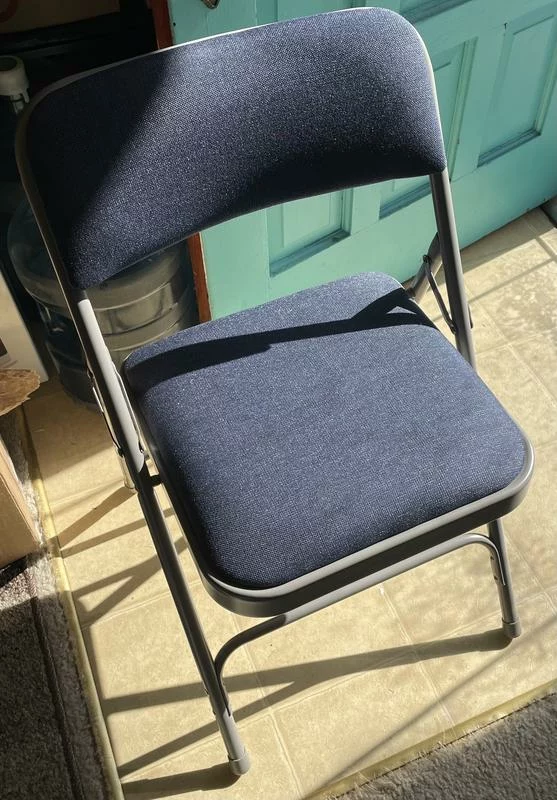 Set of 2 Curved Triple-Braced Folding Chairs – Durable Metal Frame with Navy Fabric Seat for Events and Home Use photo review