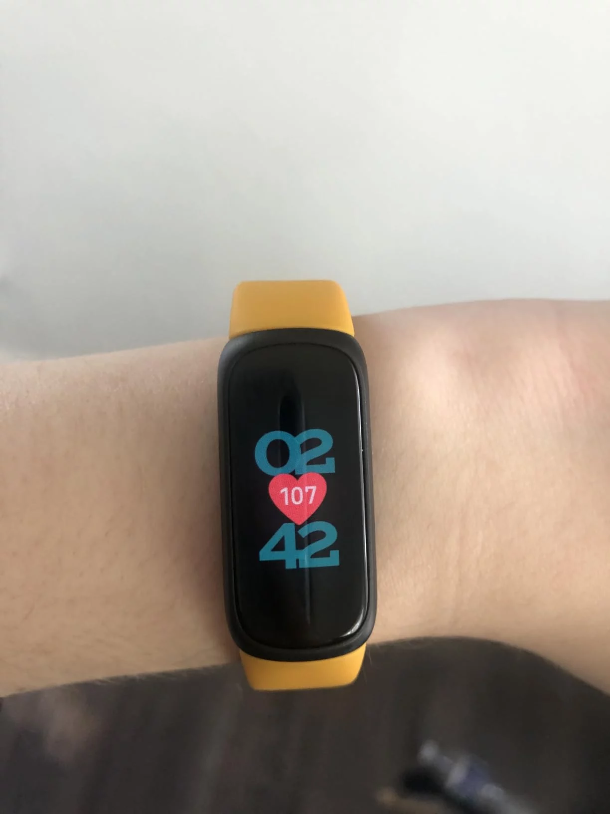 Inspire 3 Health and Fitness Tracker – Activity, Heart Rate, and Sleep Monitor with Smart Notifications photo review