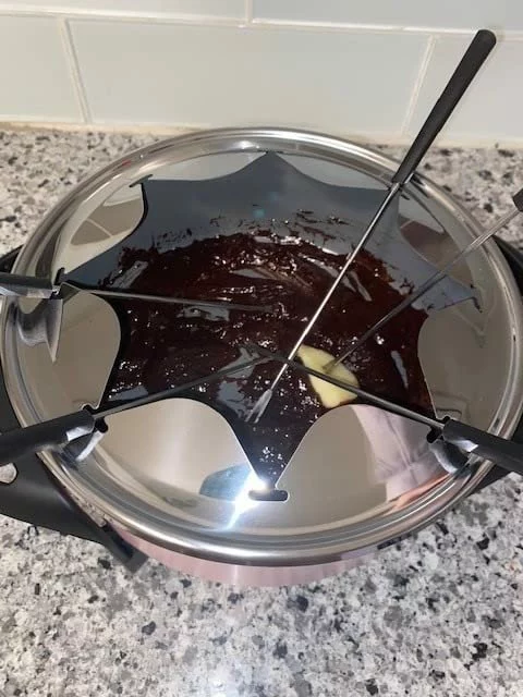 14-Cup PFAS-Free Ceramic Nonstick Electric Fondue Pot Set – Safe, Stylish & Perfect for Sharing Moments photo review