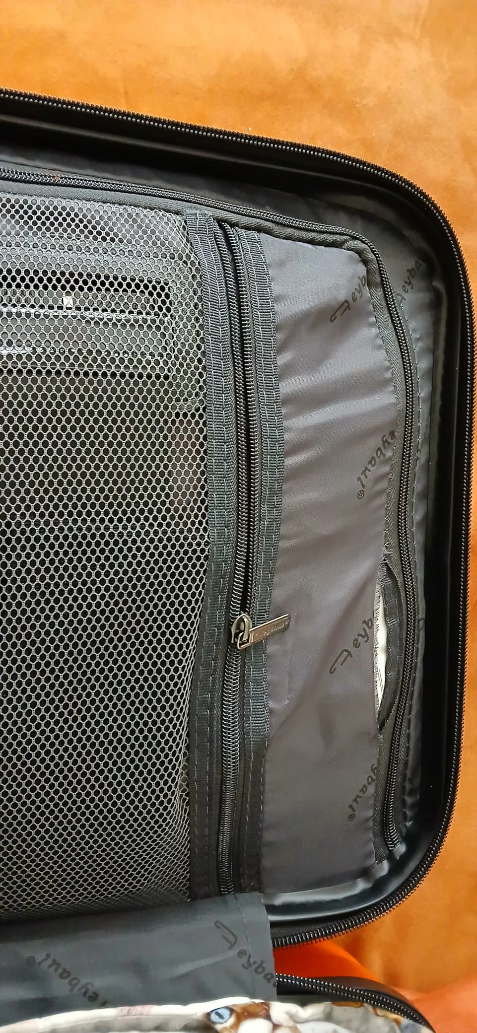 Click to view full screen Arrow 2-Piece Carry-On Hardside Spinner Luggage Set – Sleek Twin Trolley with 360° Spinner Wheels photo review