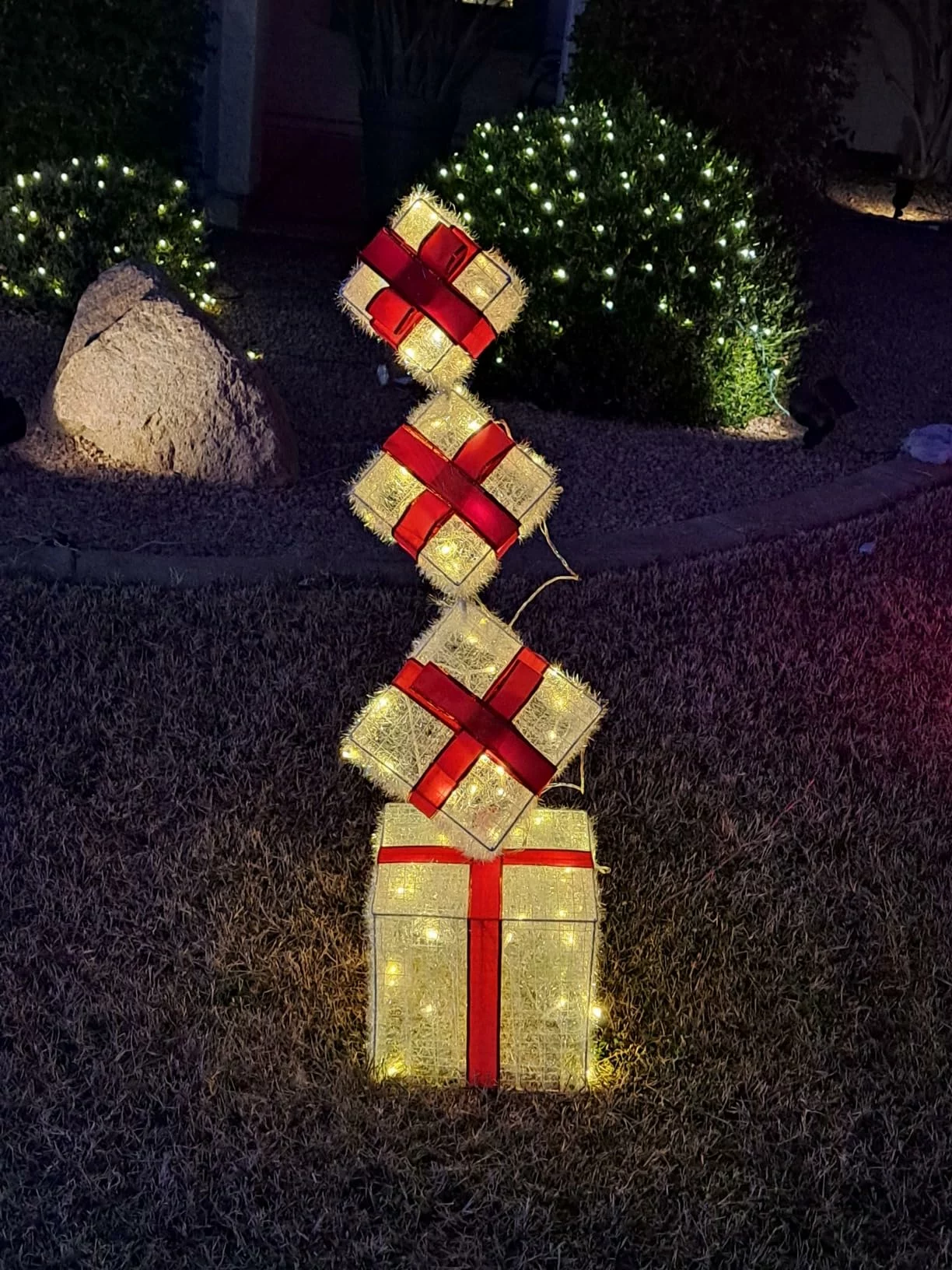 LuxenHome 3-Pc Lighted Snowflake Gift Box Set – White Fabric Holiday Décor with Gold Ribbon photo review