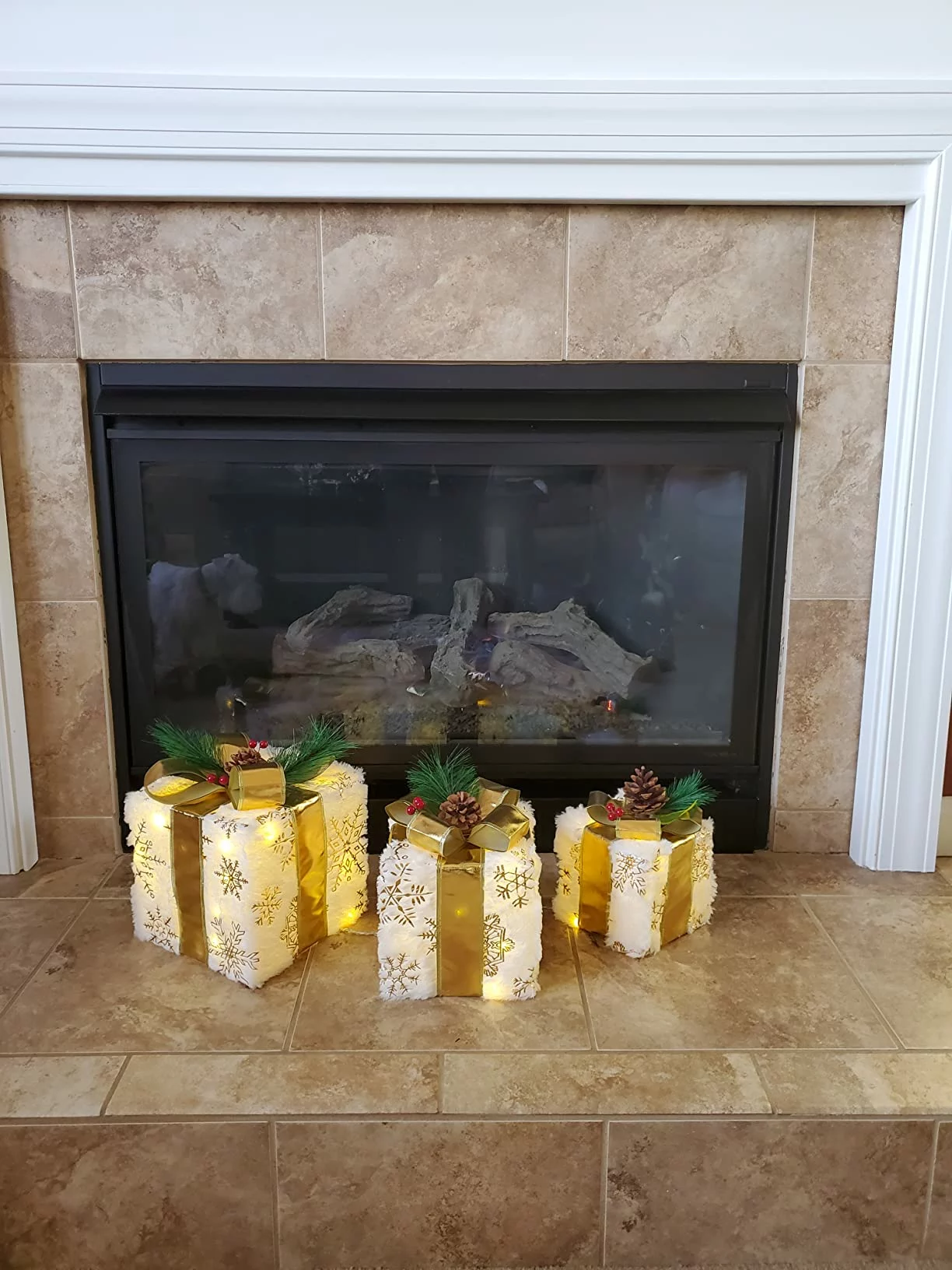 LuxenHome 3-Piece Frosted Faux Branch Gift Box Set – Lighted Holiday Decorations photo review