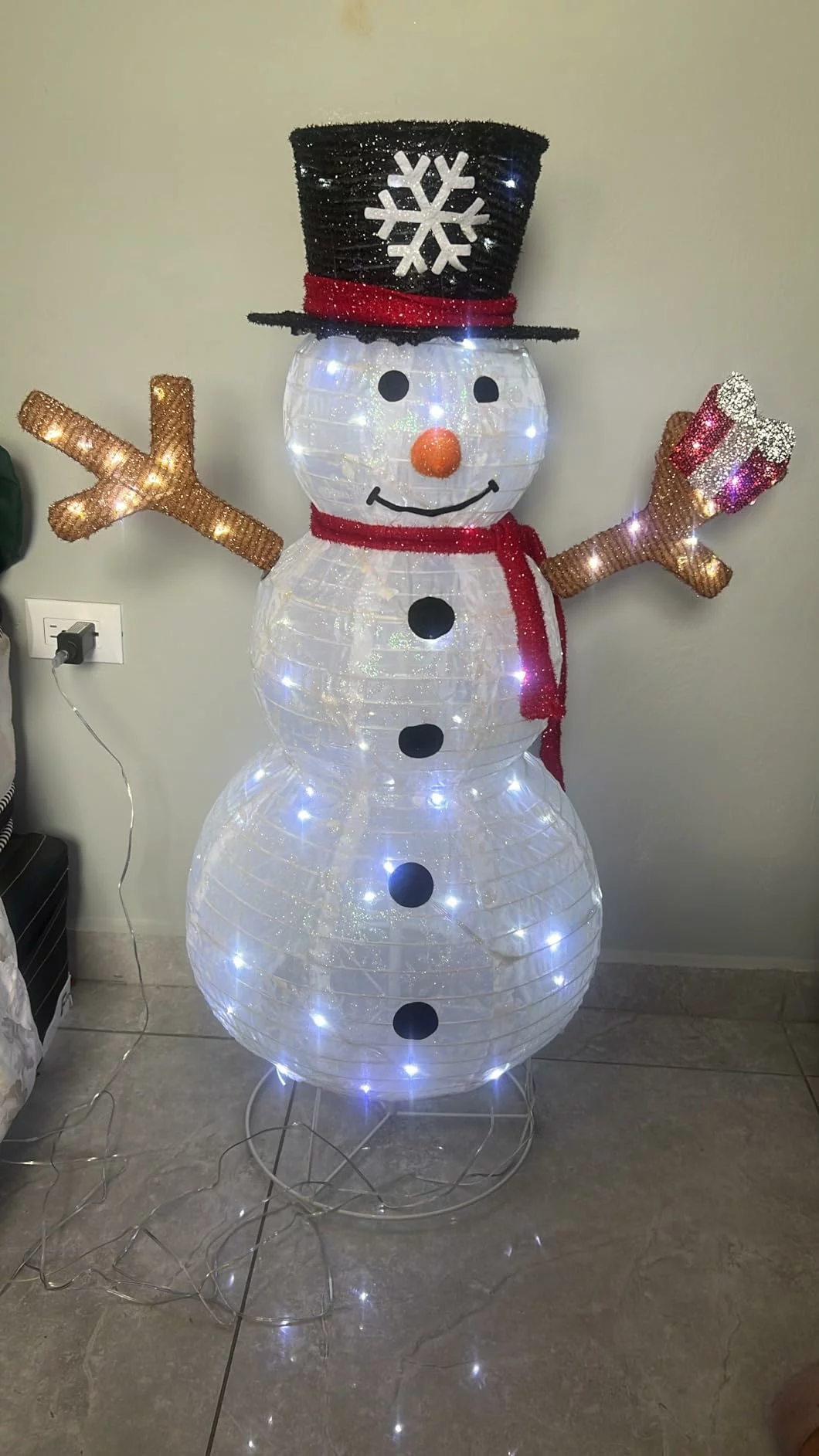 LuxenHome Set of 3 Lighted Presents – Holiday Decoration with Red Ribbon Accents photo review