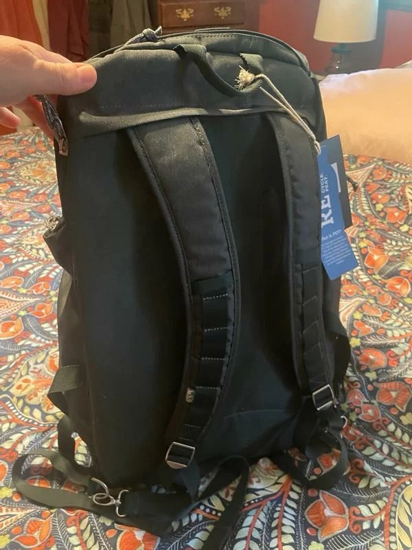 Rainier Weekender Backpack – Durable Travel and Daily Carry Bag with Spacious Compartments photo review