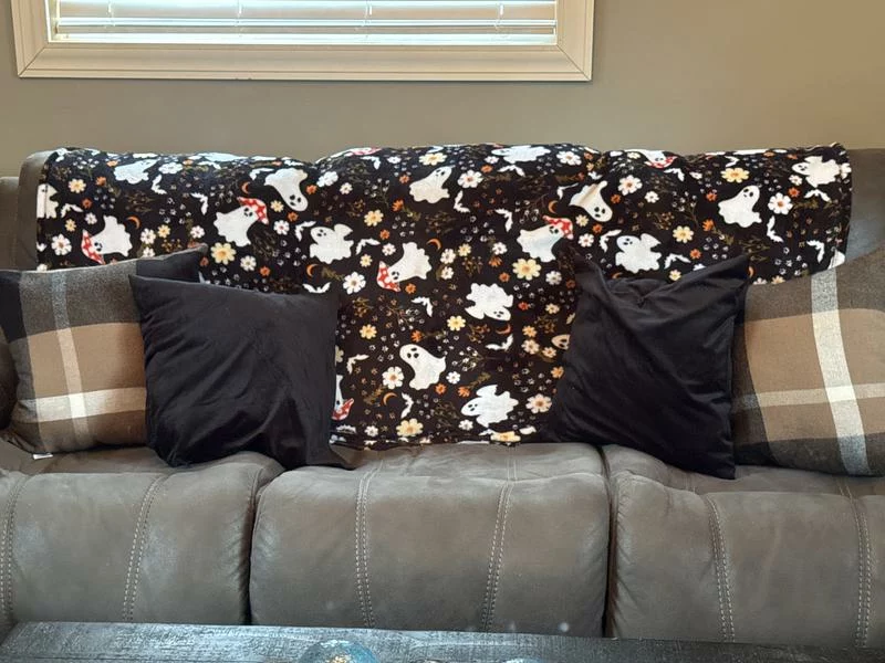 The Big One Oversized Plush Throw Blanket – Extra Large, Machine-Washable Comfort photo review