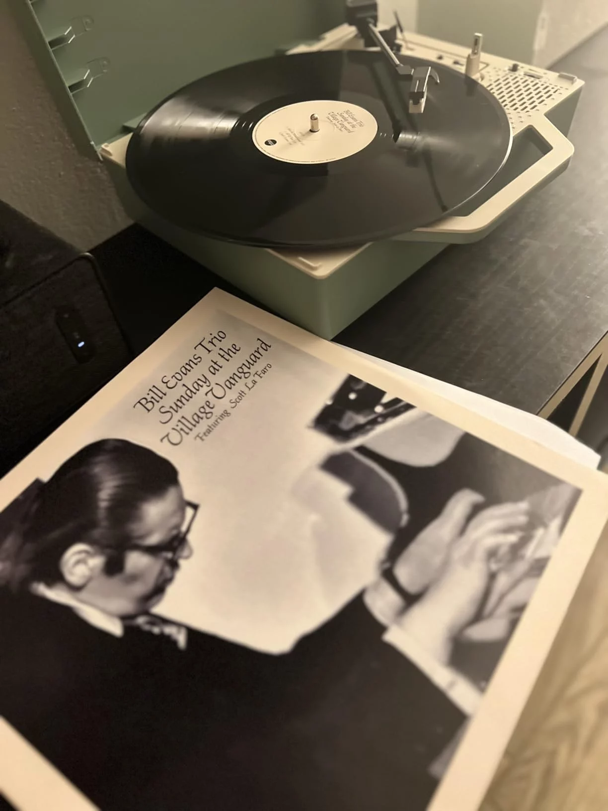 Click to view full screen Portable Bluetooth Turntable Made from Sustainable Materials photo review