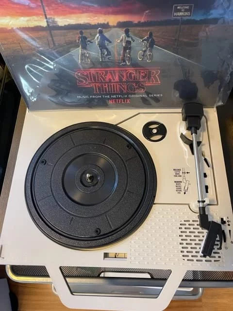 Click to view full screen Portable Bluetooth Turntable Made from Sustainable Materials photo review