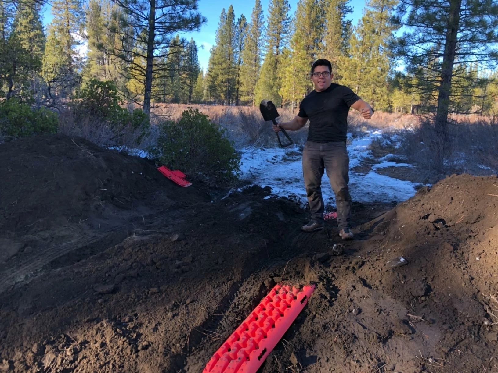 Gerber E-Tool Folding Spade – Compact Entrenching Tool with Serrated Edge, Glass-Filled Nylon Handle, and Anodized Aluminum Shaft photo review