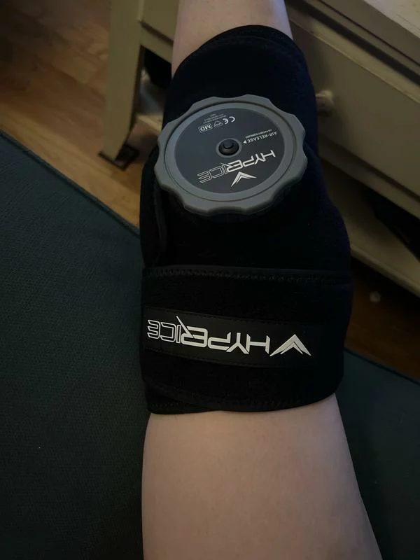 Click to view full screen Hyperice Knee Wrap – Adjustable Hot and Cold Therapy Support for Pain Relief and Recovery photo review