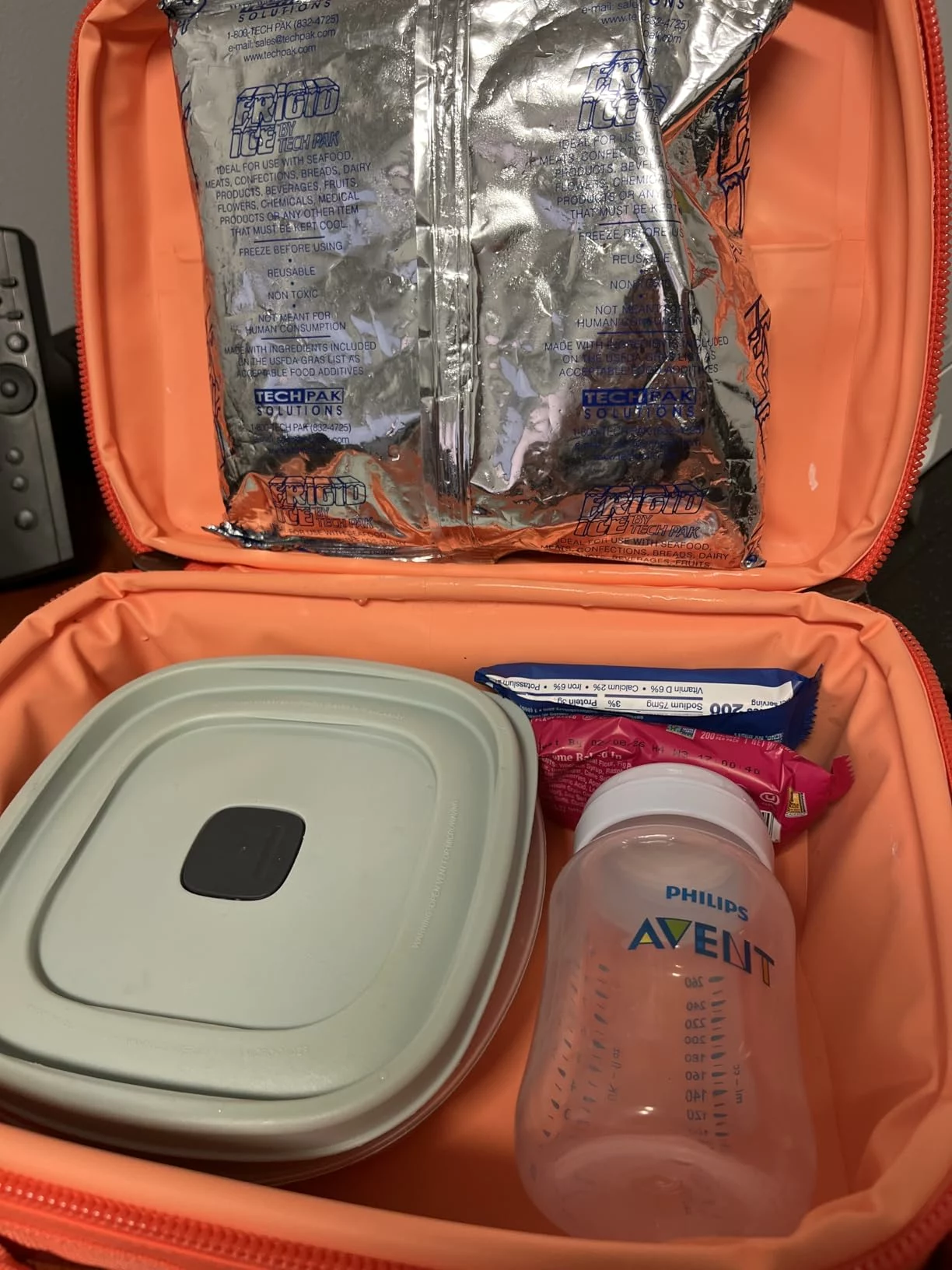 Click to view full screen YETI Daytrip 5 L Lunch Box – Insulated, Durable & Perfect for On-the-Go Meals photo review