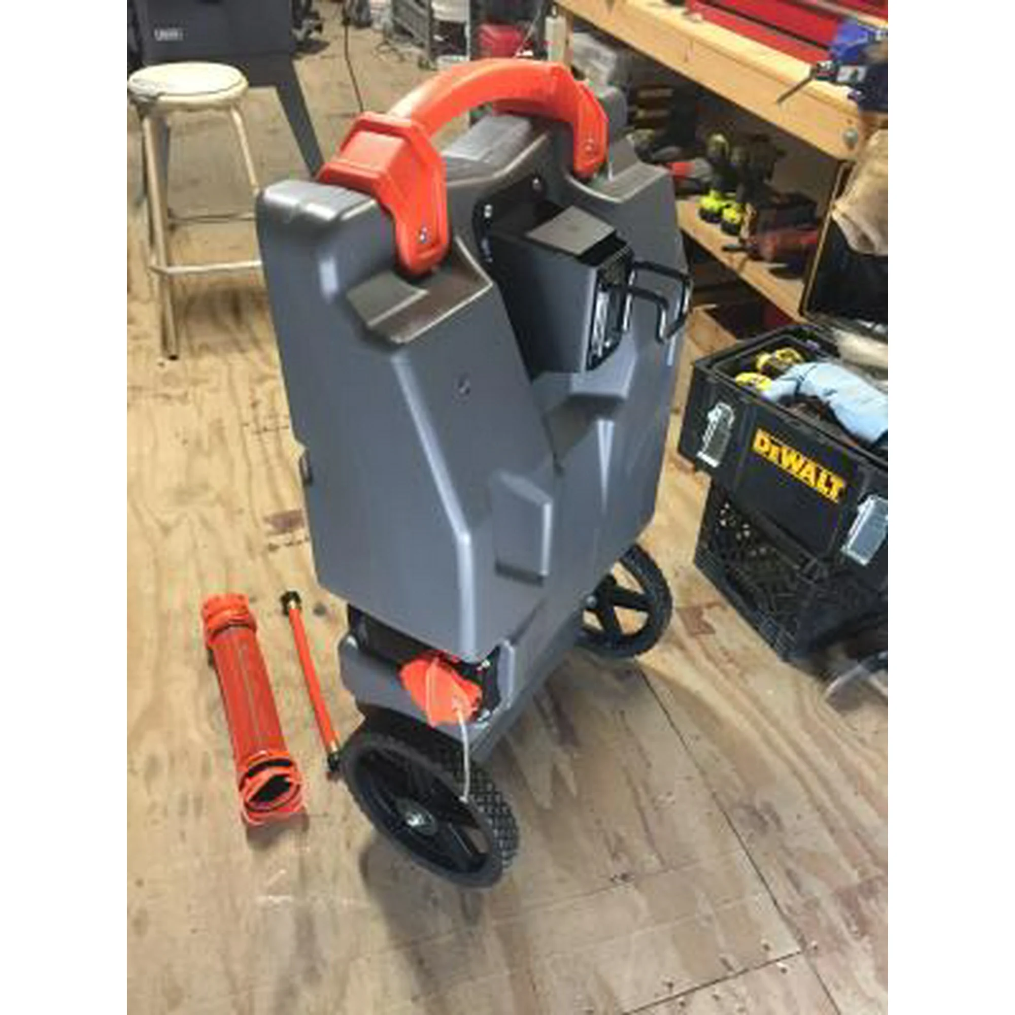 Camco Rhino 15-Gallon Portable RV Waste Tote Tank – Heavy-Duty Polyethylene Construction, Leak-Free Design, Easy Drain photo review