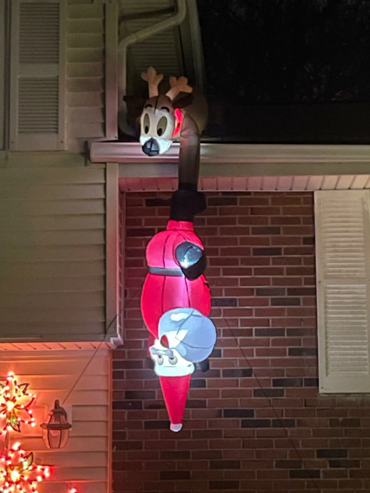 Click to view full screen Joiedomi 8FT Christmas Inflatable Reindeer with Climbing Santa – Built-in LED Blow Up Yard Decoration for Outdoor Lawn, Garden & Xmas Party USA photo review