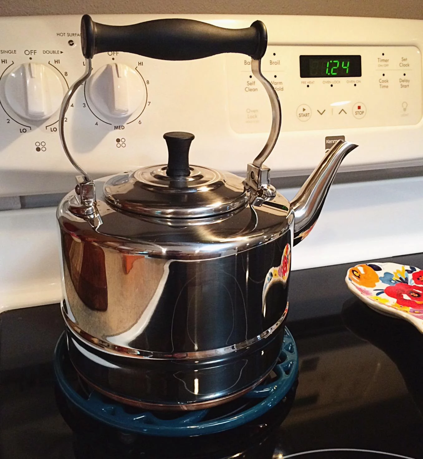 Classic Stainless Steel Whistling Tea Kettle - Polished Mirror Finish, Ergonomic Handle & Fast Boiling Base - Durable, Stylish Stove-Top Water Boiler photo review