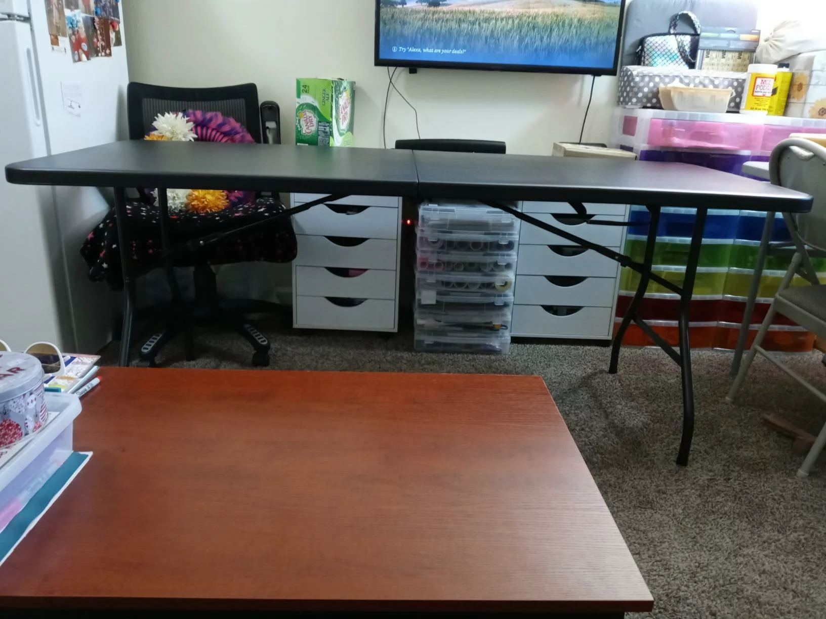 6-Foot Center Folding Table – Portable, Heavy-Duty Table for Events, Parties, or Workspaces photo review