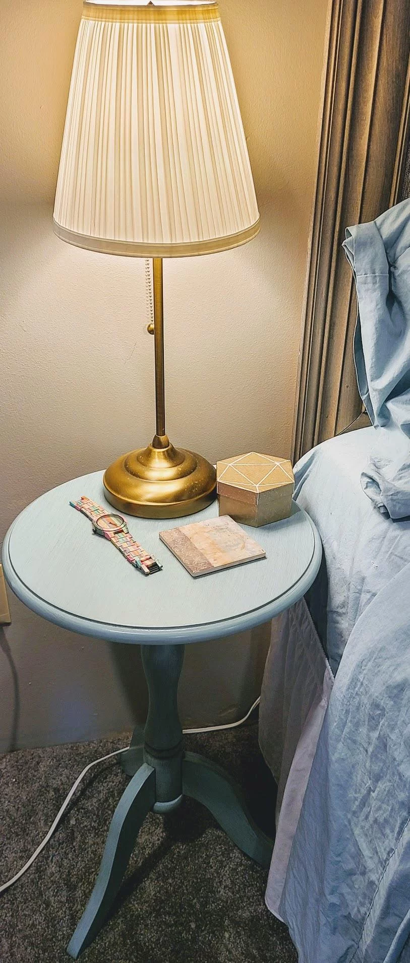 Round Pedestal End Table Living Room & Bedroom Side Table photo review