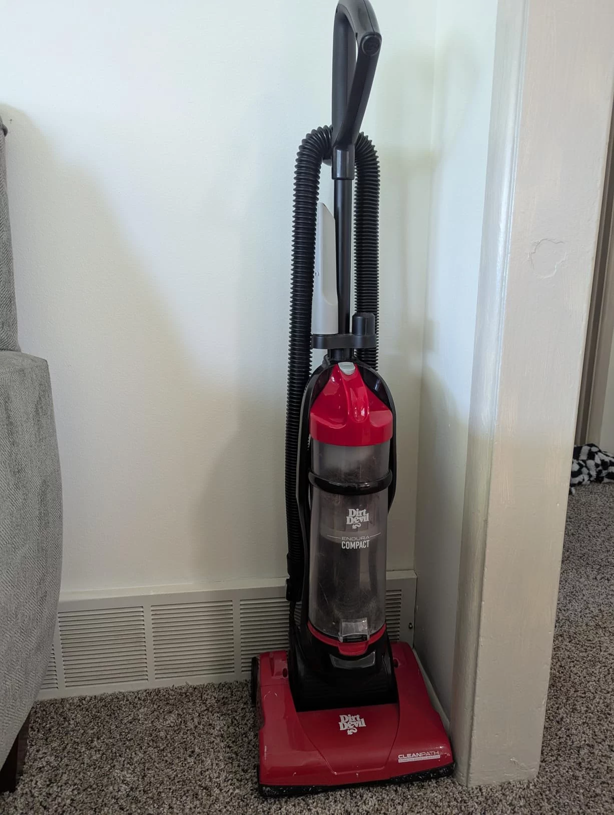Multi-Surface+ Upright Bagless Vacuum Cleaner - Lightweight, High-Suction Design for Carpet and Hard Floors - Easy-Empty Dust Cup & Swivel Steering photo review