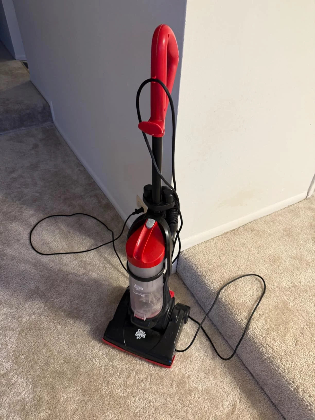 Multi-Surface+ Upright Bagless Vacuum Cleaner - Lightweight, High-Suction Design for Carpet and Hard Floors - Easy-Empty Dust Cup & Swivel Steering photo review