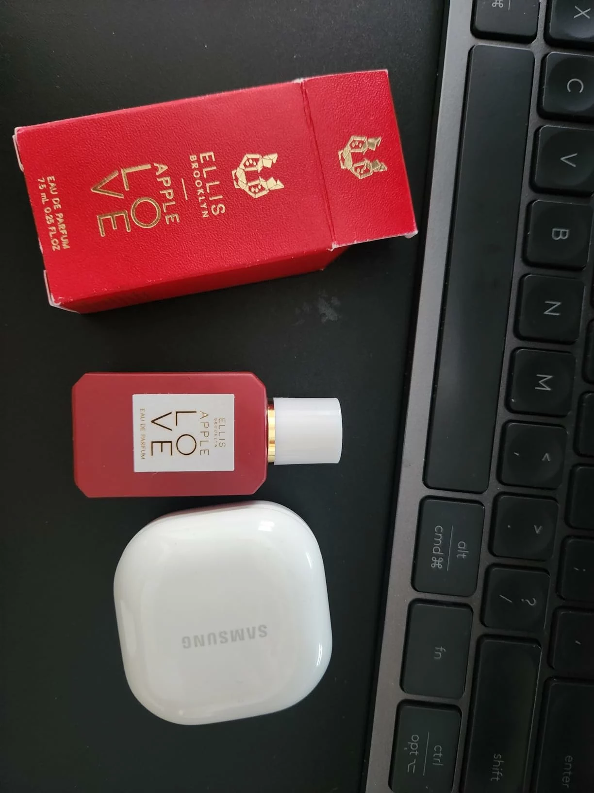 Tropical Coconut & Pink Pineapple Eau de Parfum – Sweet Fruity Perfume for Summer Vibes photo review