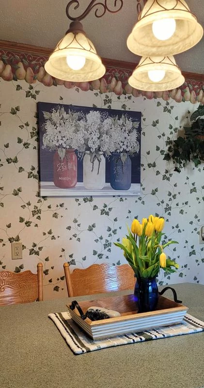 Floral Canvas Wall Art – Americana-Style Printed Home Décor photo review