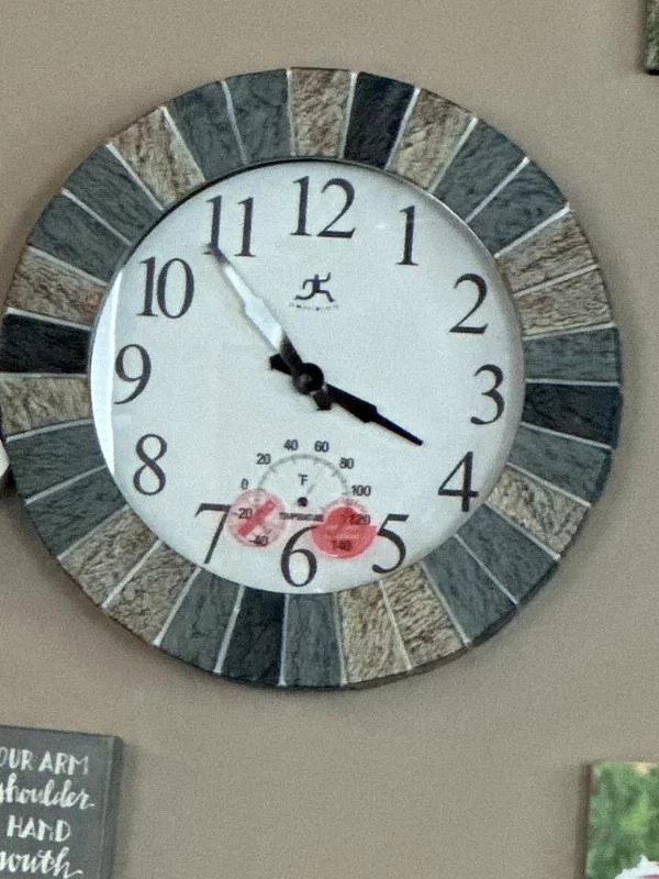 Faux Slate Wall Clock – Elegant Decorative Timepiece for Living Room or Patio photo review