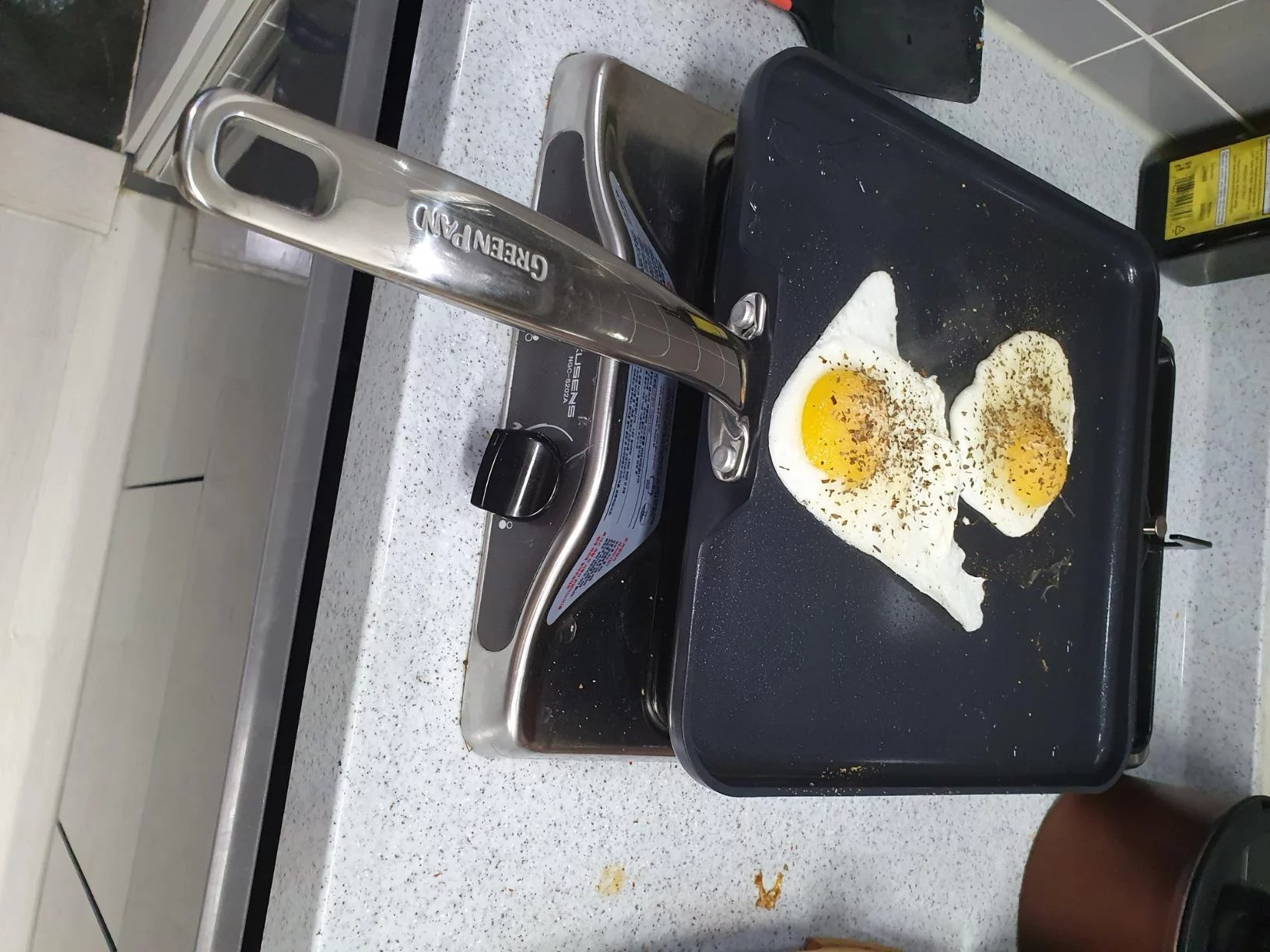 11-Inch Square Ceramic Nonstick Griddle Pan - Healthy, PFAS-Free Coating - Durable Aluminum Construction for Even Heating - Ideal for Pancakes, Bacon & Sandwiches photo review