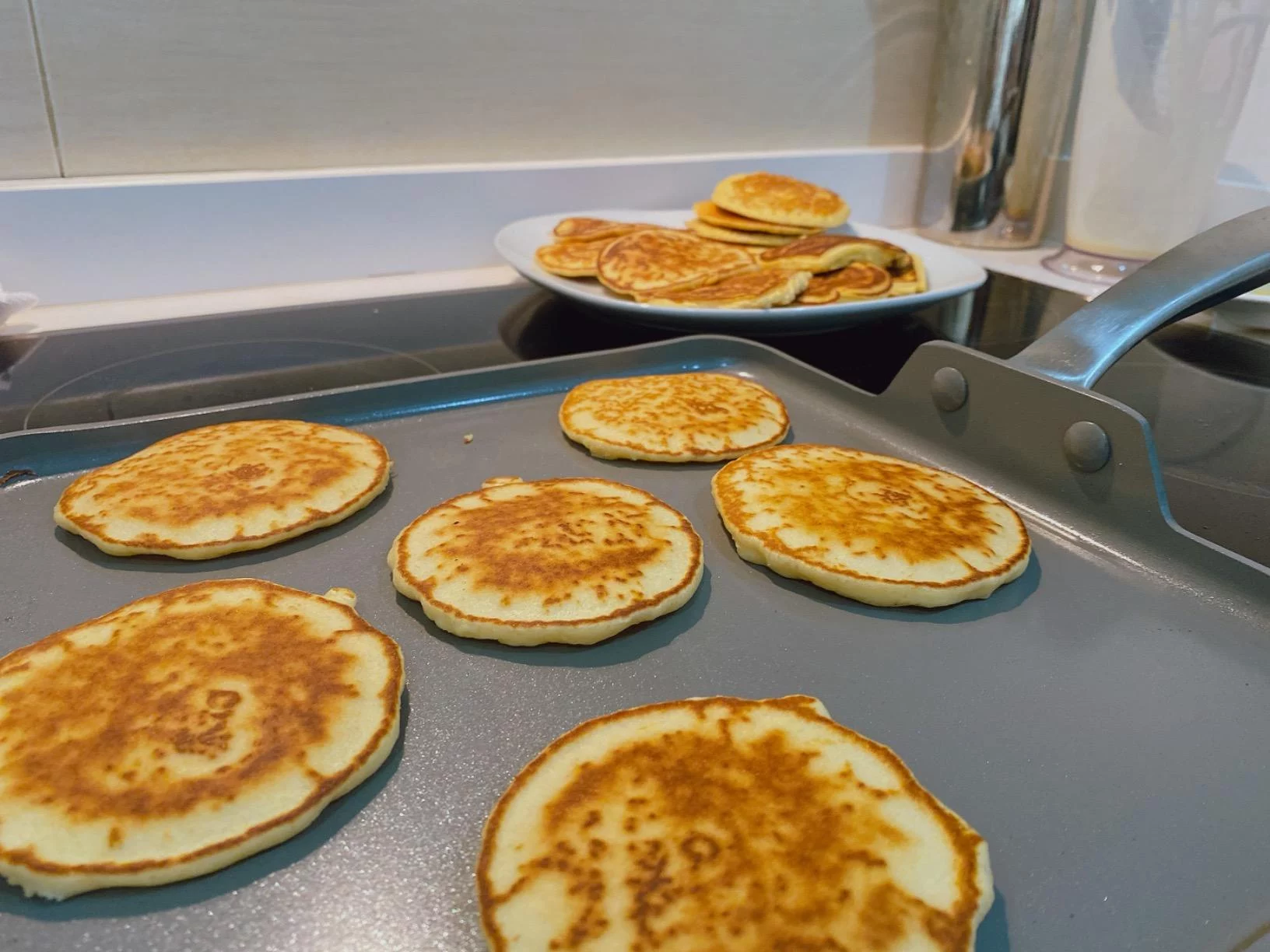 11-Inch Square Ceramic Nonstick Griddle Pan - Healthy, PFAS-Free Coating - Durable Aluminum Construction for Even Heating - Ideal for Pancakes, Bacon & Sandwiches photo review