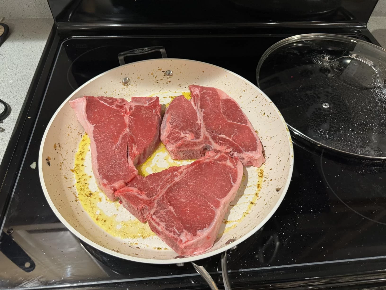 Extra-Large 14-Inch Ceramic Nonstick Frying Pan with Lid - Cream Finish, Durable Hammered Design - Oven Safe & PFOA-Free Skillet photo review