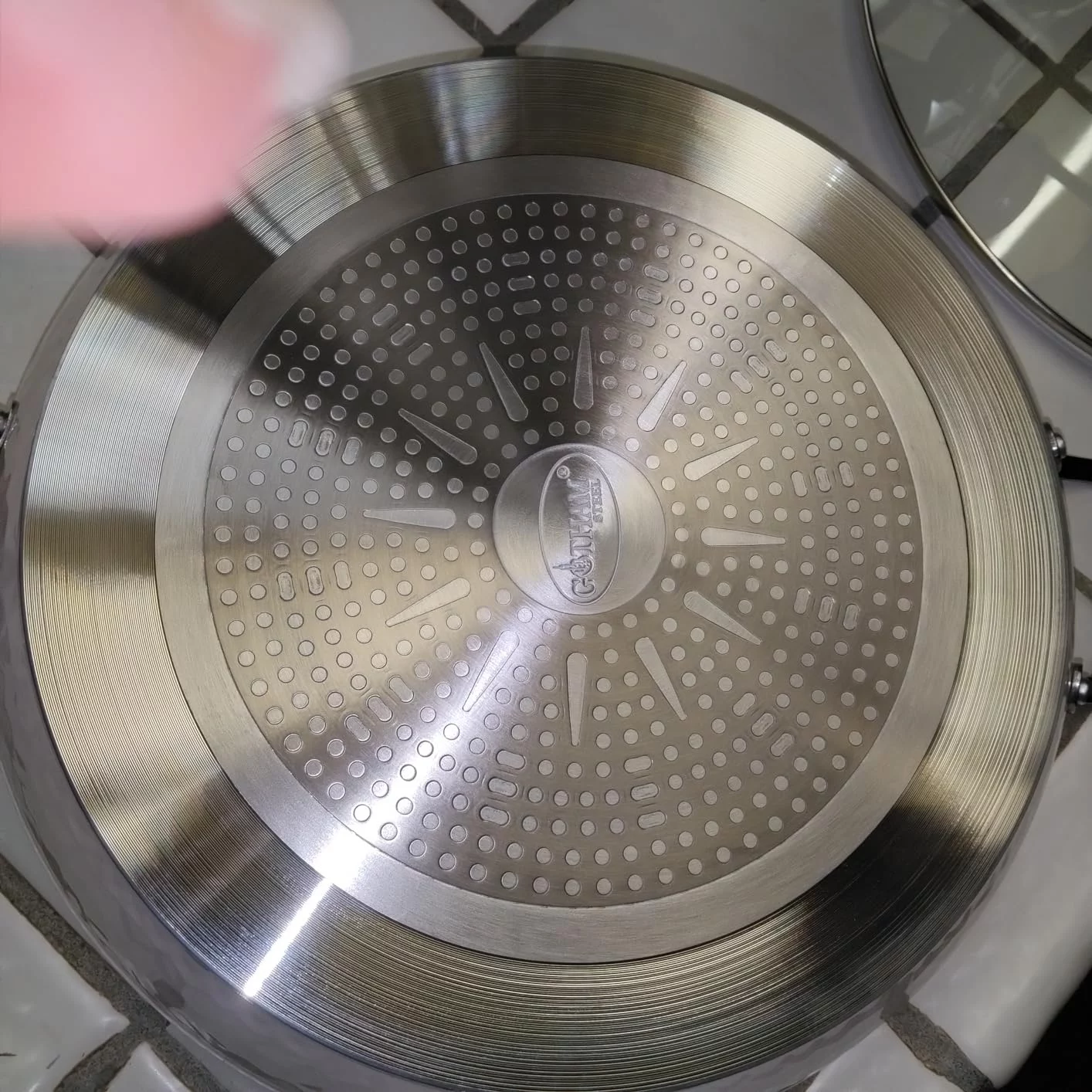 Extra-Large 14-Inch Ceramic Nonstick Frying Pan with Lid - Cream Finish, Durable Hammered Design - Oven Safe & PFOA-Free Skillet photo review