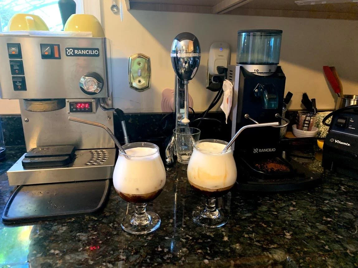 28-Ounce Electric Drink Mixer & Milkshake Maker - Retro Style, Two Speeds & Durable Stainless Steel Cup - Perfect for Smooth Milkshakes, Malts, and Soda Fountain Drinks photo review