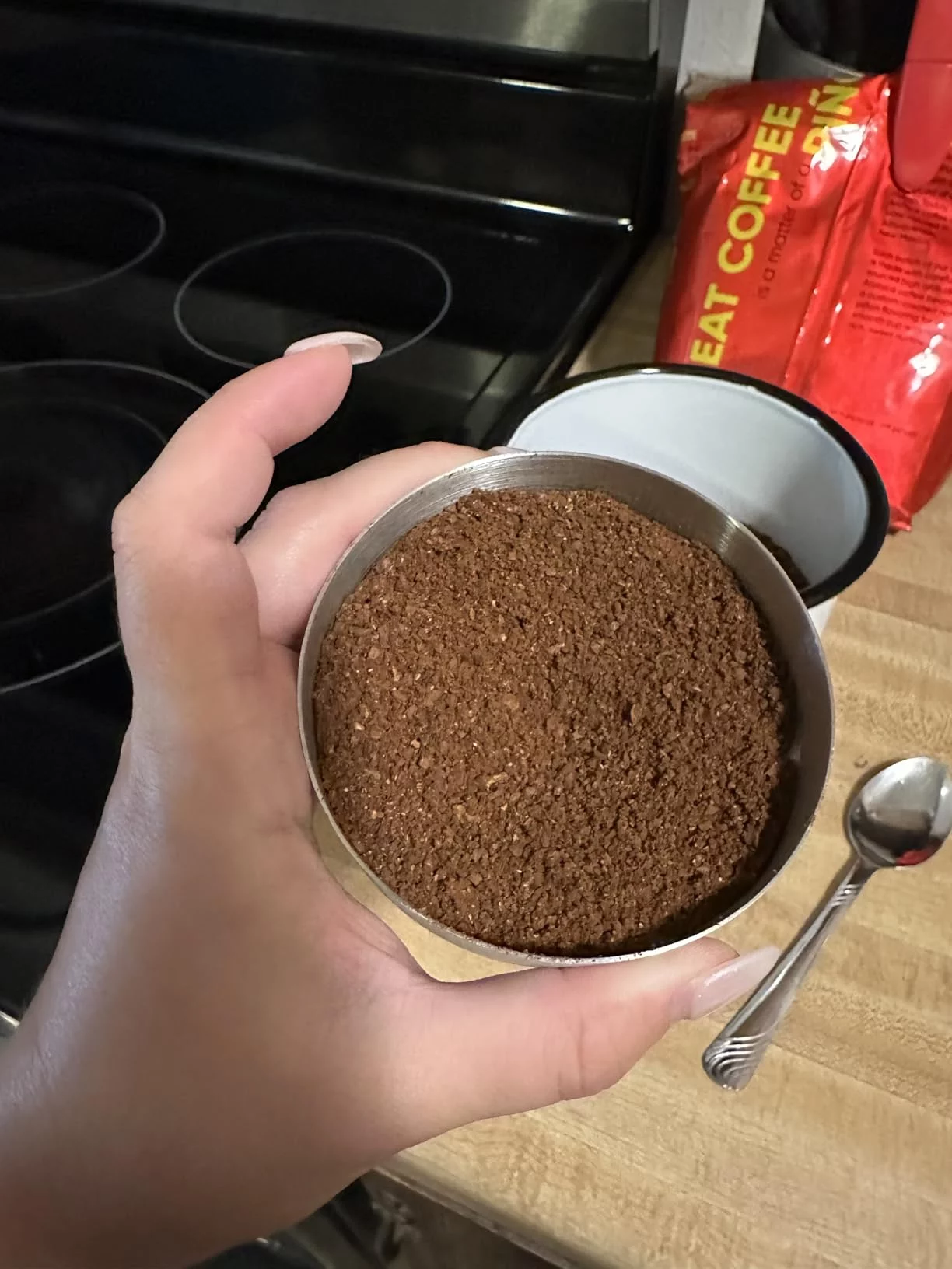 Custom Grind Electric Coffee Grinder - Precision Blade System for Coarse to Fine Grinds - One-Touch Operation & Detachable, Easy-Clean Grinding Chamber photo review