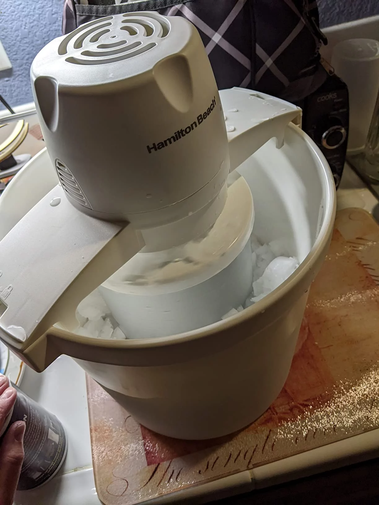 4-Quart Automatic Ice Cream Maker - Easy Homemade Ice Cream, Gelato, Frozen Yogurt & Sherbet - Fast Preparation, Easy-Clean Liner & Classic Styling photo review