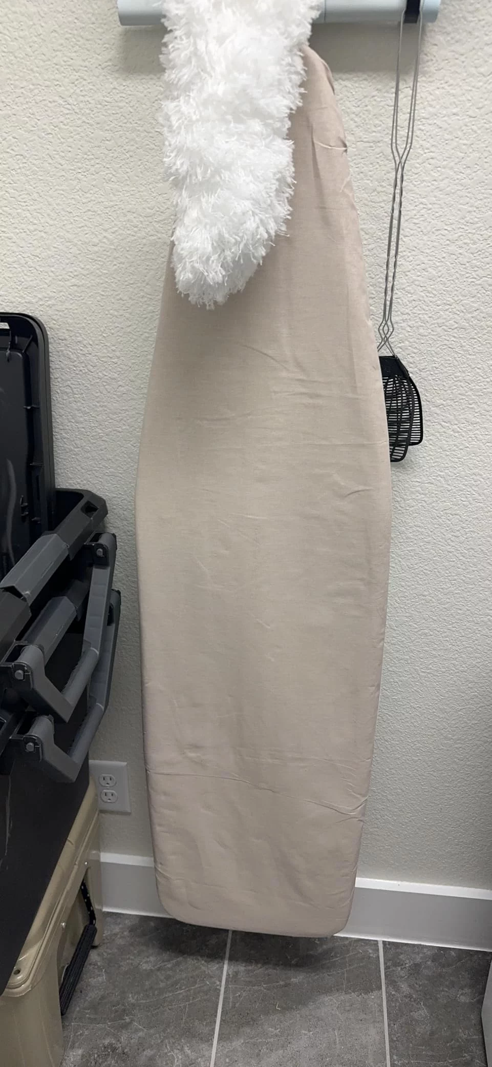 Arched T-Leg Ironing Board with Padded Cover - Adjustable Height, Extra Stable Design - Full Size Pressing Surface for Easy Ironing photo review