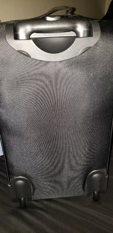 21-Inch Boxed Rolling Duffel Bag - Carry-On Size Travel Luggage with Wheels - Durable, Lightweight & Spacious Design - Ideal for Weekend Trips & Sports Gear photo review