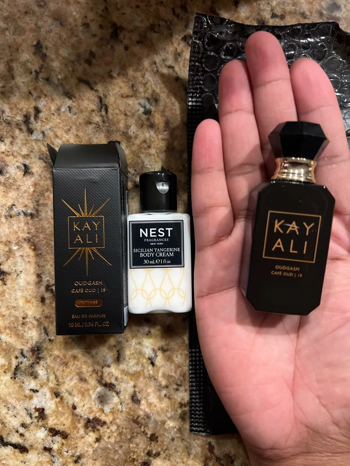 Milky Musk & Oud Eau de Parfum Intense – Warm Woody Travel-Size Perfume Spray photo review