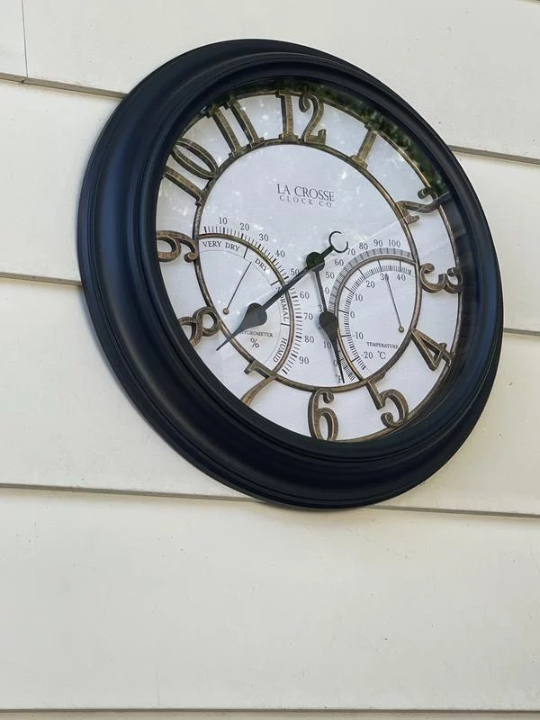 19.7″ Courtyard Wall Clock – Silent Quartz Movement, Indoor/Outdoor Use photo review