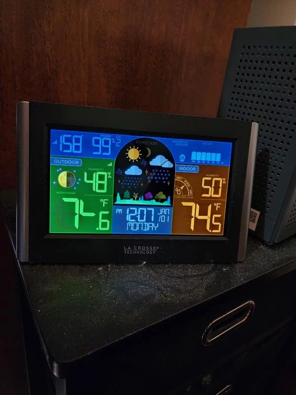 Color Weather Station with Pressure Graph – Forecast Display & Humidity Monitor photo review