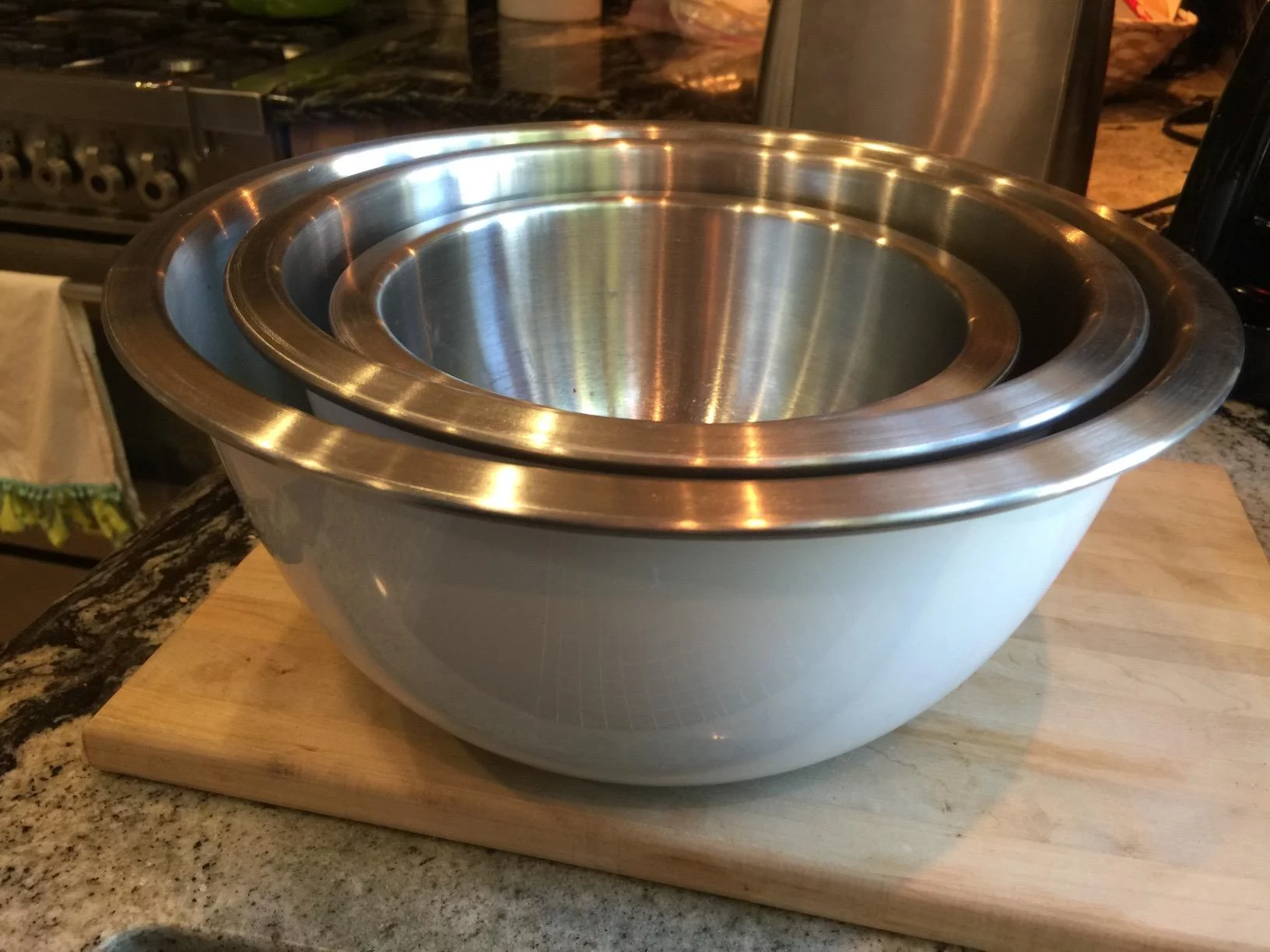 3-Piece Stainless Steel Mixing Bowl Set with Non-Slip Bases - Durable, Nesting Design for Space Saving - Ideal for Baking, Prepping & Serving photo review