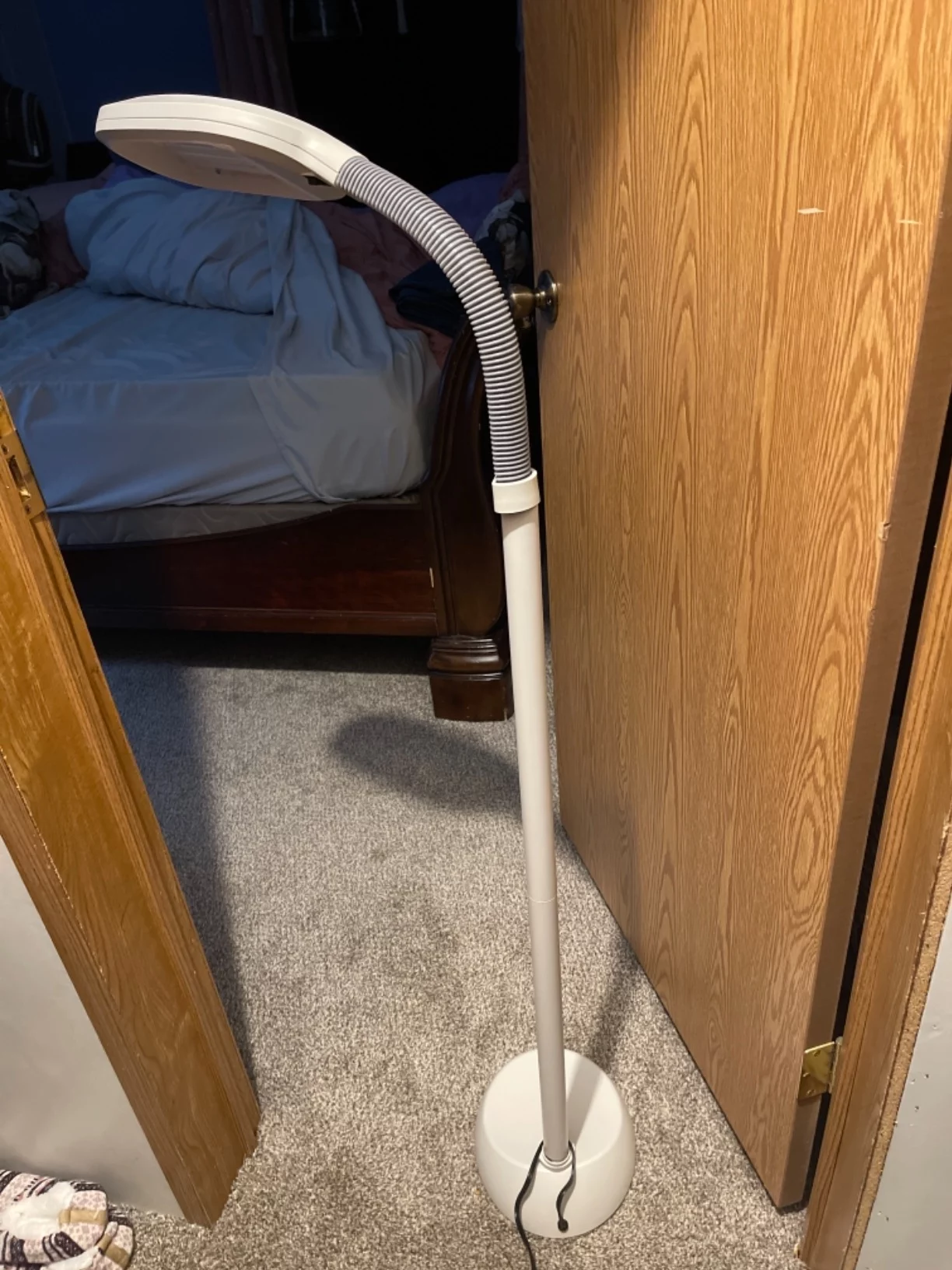 Sunlight Full Spectrum Floor Lamp (White Finish) - Provides Natural Daylight for Reading, Crafts & Office - Energy-Efficient LED, Flexible Neck & Stable Base photo review