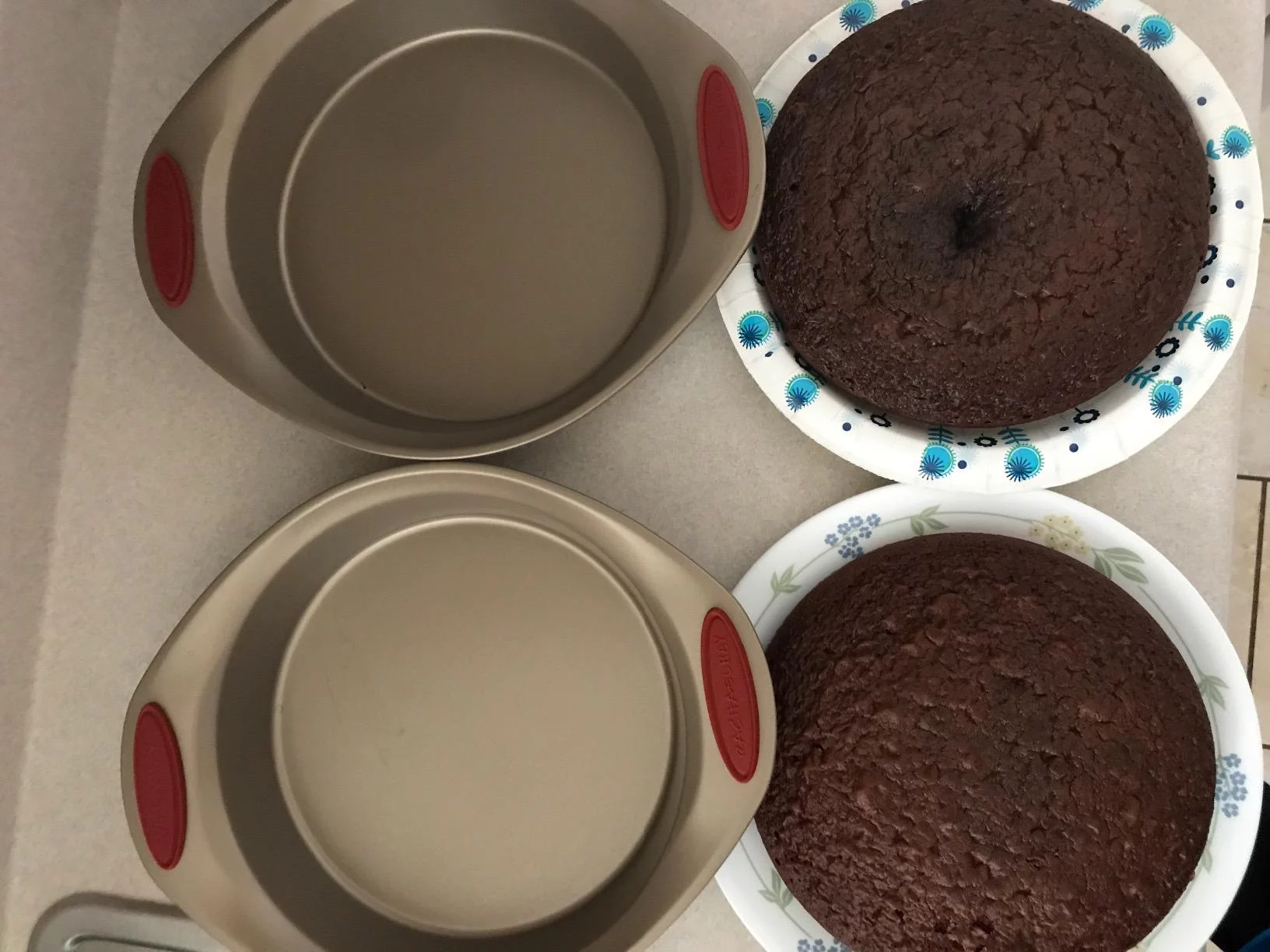 Nonstick 4-Piece Bakeware Set Includes Baking Sheets & Pans photo review