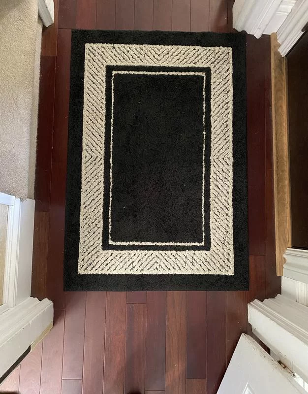 Washable Border Area Rug – Soft, Durable & Easy to Clean for Everyday Use photo review