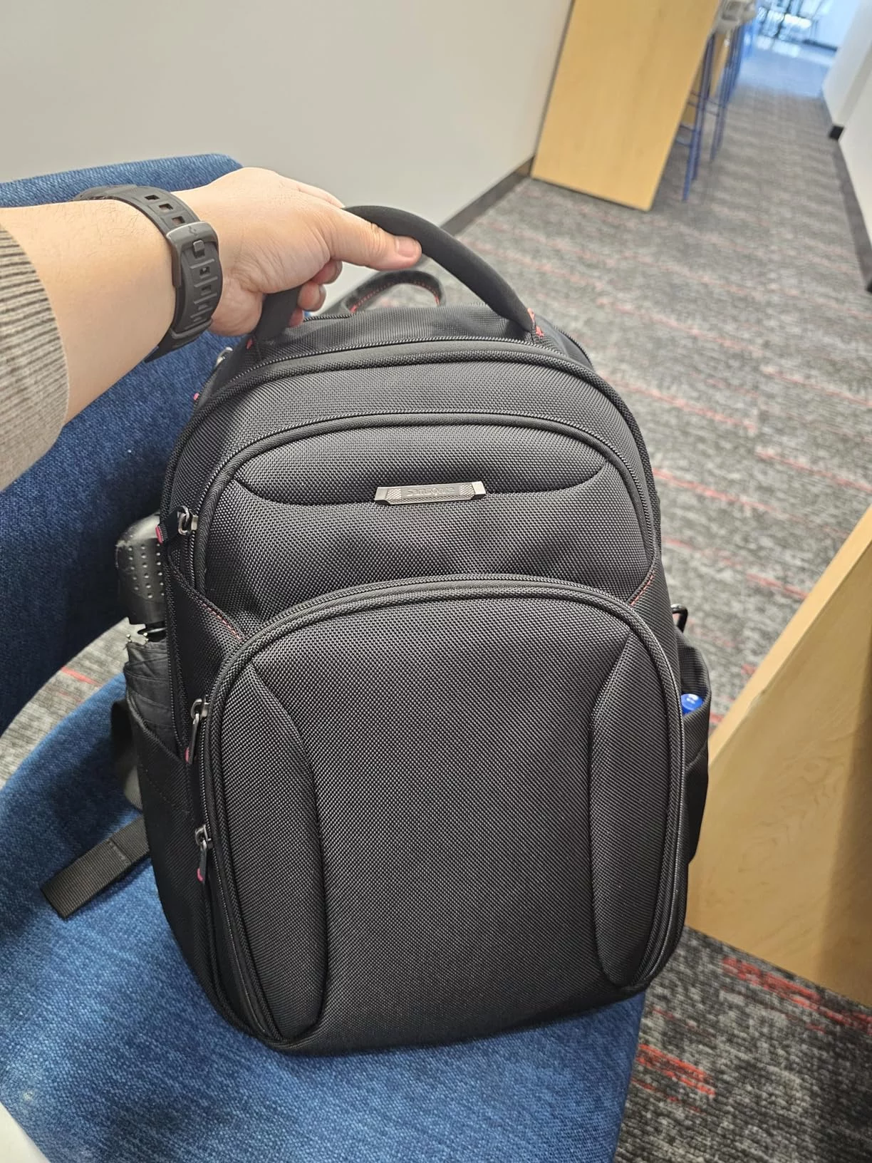 Classic 2.0 Standard Business Laptop Backpack - Durable, Organized & Water-Resistant for Travel & Work - Padded Compartment for 15.6-Inch Laptops photo review