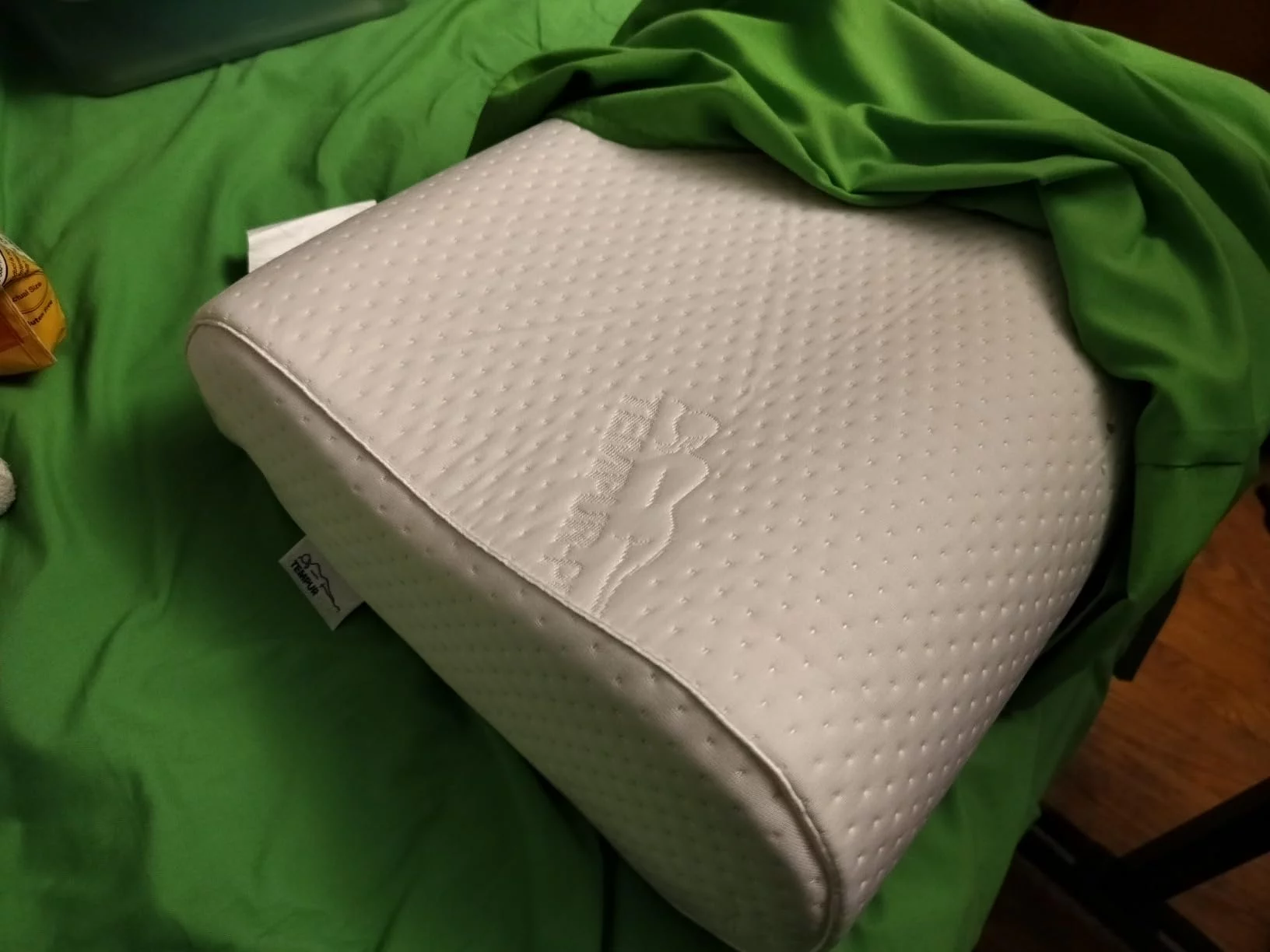 Premium Memory Foam Travel Neck Pillow - High-Density Support for Airplanes, Cars, & Trains - Soft, Washable Cover for Ultimate Comfort photo review